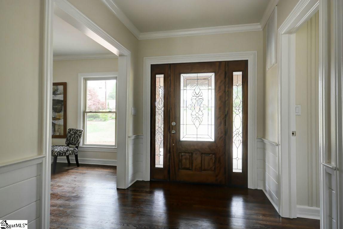 310 Sweetbriar Road Greenville, SC 29615 - Photo 3 of 36 Gallery Image 3