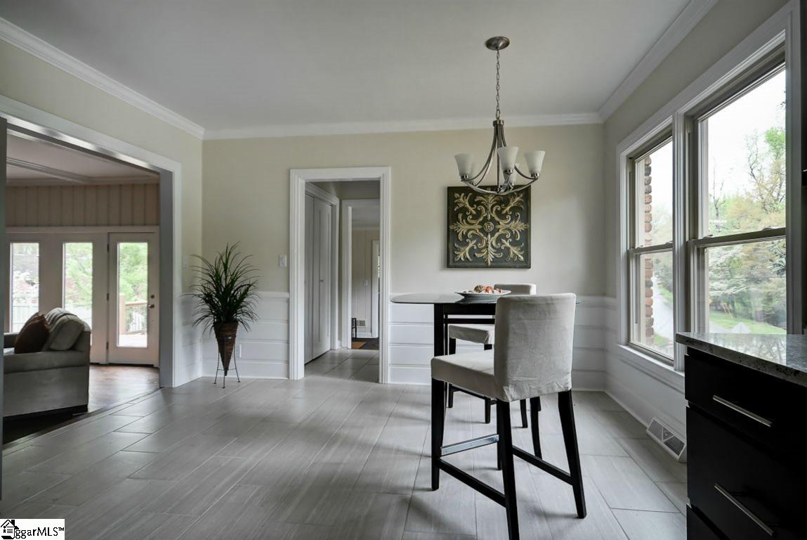 310 Sweetbriar Road Greenville, SC 29615 - Photo 8 of 36 Gallery Image 8