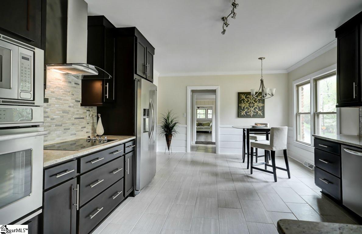 310 Sweetbriar Road Greenville, SC 29615 - Photo 9 of 36 Gallery Image 9