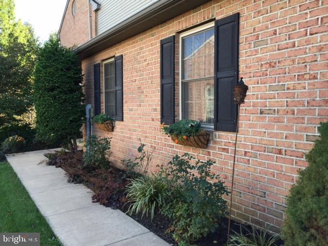 49 Rockford Road Mountville, PA 17554 - Photo 3 of 30 Gallery Image 3