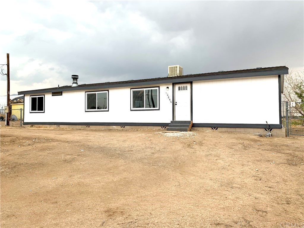 10840 Relin Road Phelan, CA 92371 - Photo 1 of 1 a view of an ocean