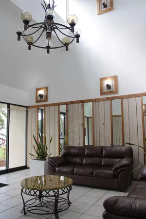 $2,400 | 210 Lakeview Drive, Unit 306, Weston, FL 33326