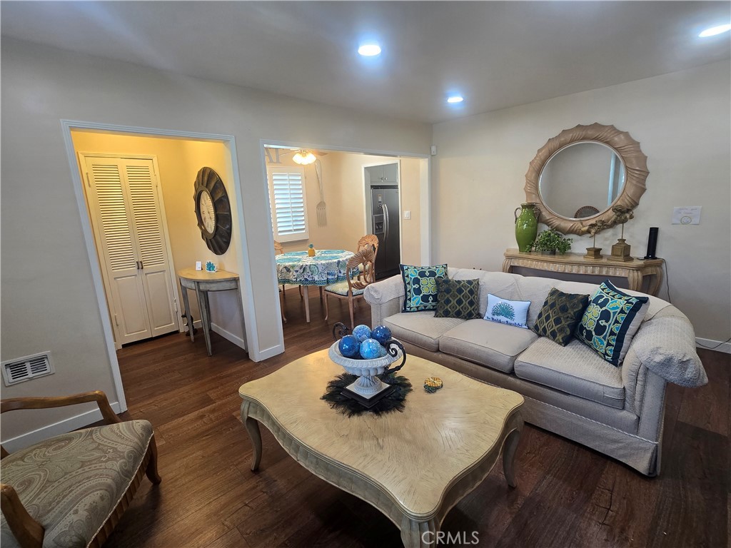 10613 Shellyfield Road Downey, CA 90241 - Photo 3 of 12