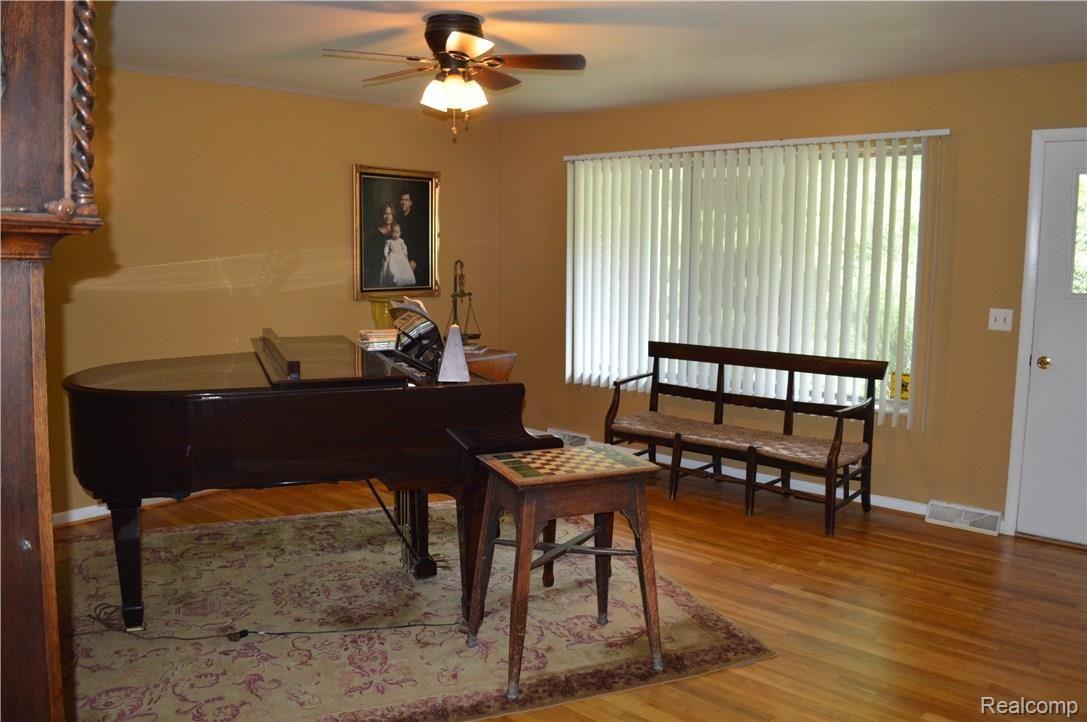 5550 Commerce Road West Bloomfield, MI 48324 - Photo 13 of 26 DSC_0261.jpg