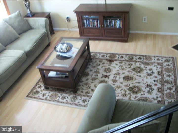 2513 Valley View Road Bensalem, PA 19020 - Photo 7 of 25 Family Room