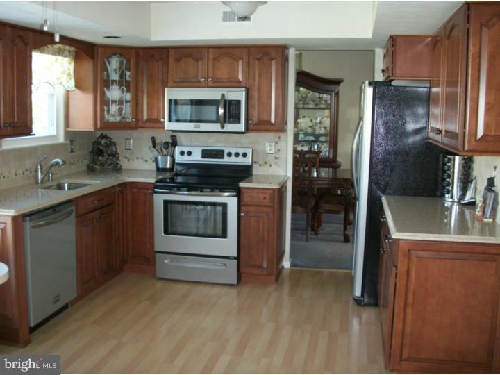 2513 Valley View Road Bensalem, PA 19020 - Photo 9 of 25 Kitchen