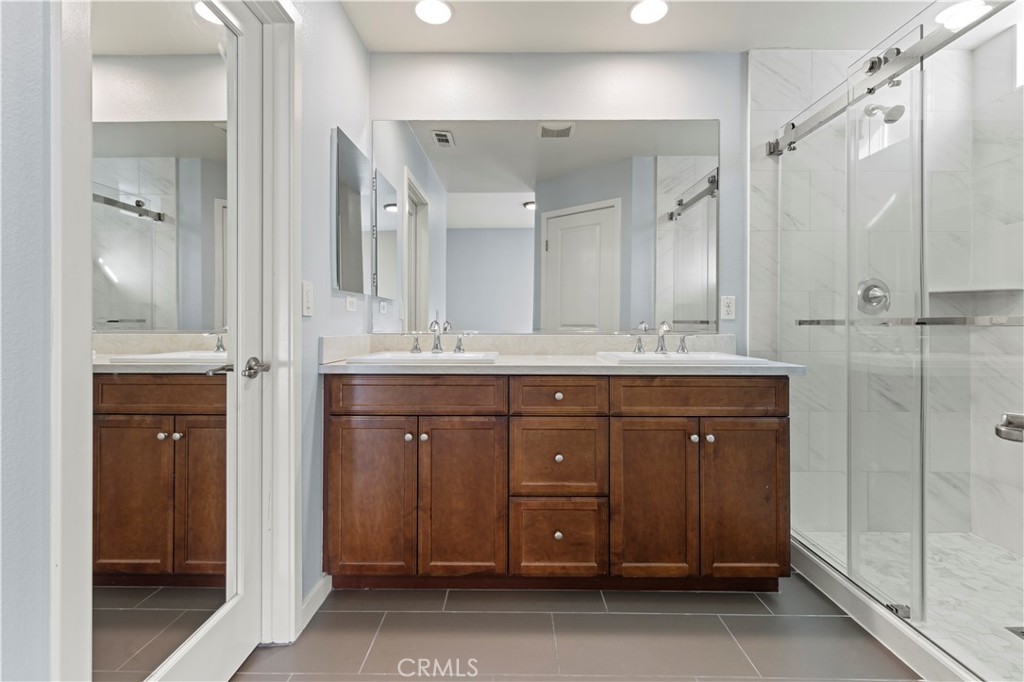 543 Rockefeller Irvine, CA 92612 - Photo 13 of 24