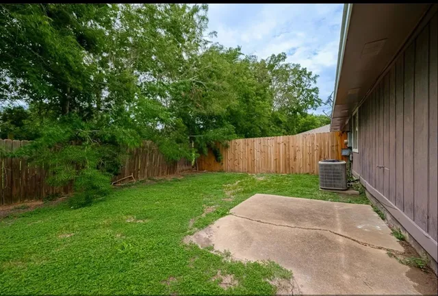 $1,400 | 12005 Tambourine Drive, Houston, TX 77477
