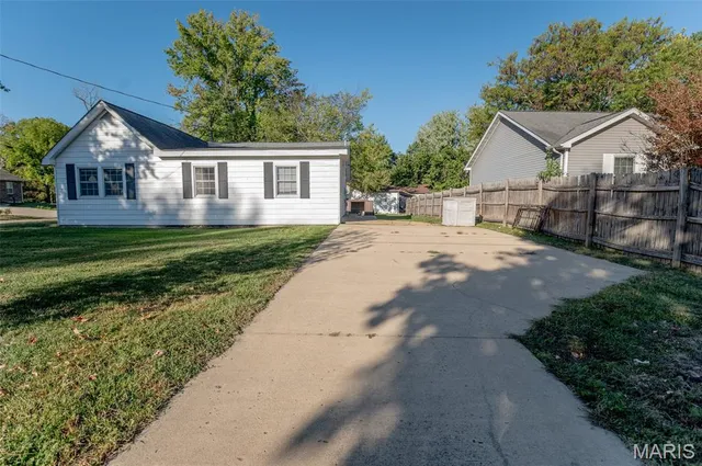 $164,900 | 121 Anna Street, St. James, MO 65559