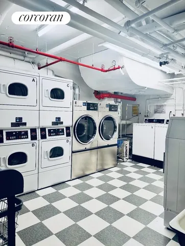 $729,000 | 200 East 58th Street, Unit 10F | Midtown East