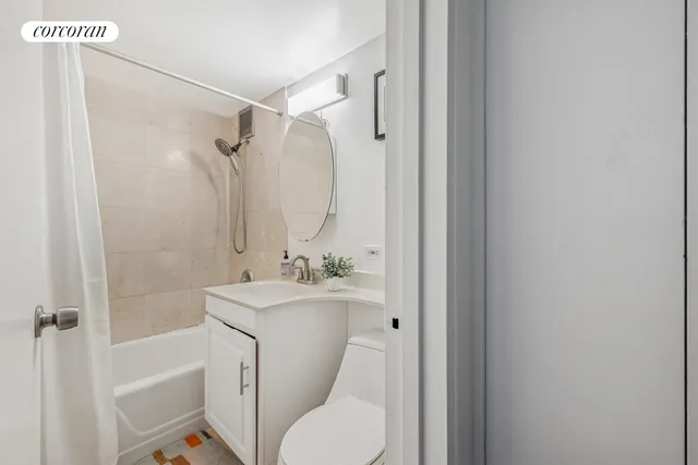 $729,000 | 200 East 58th Street, Unit 10F | Midtown East