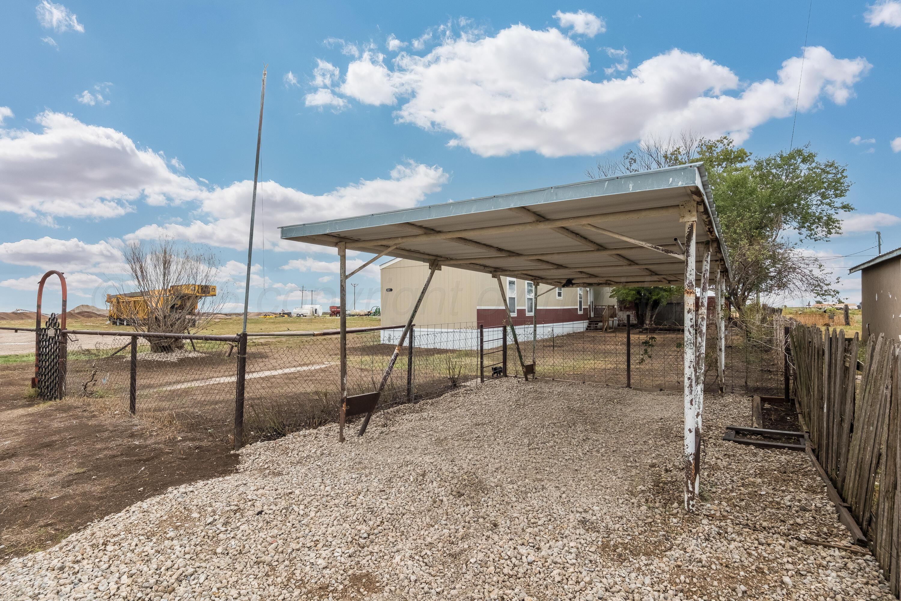201 Ave R Sunray, TX 79086 - Photo 17 of 24 Carport