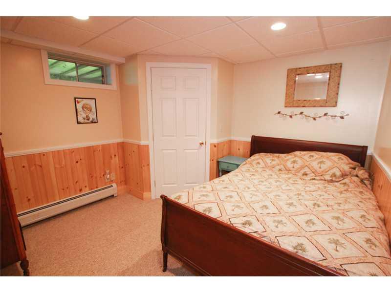 24 Old Orchard Road Gorham, ME 04038 - Photo 23 of 32 Den.