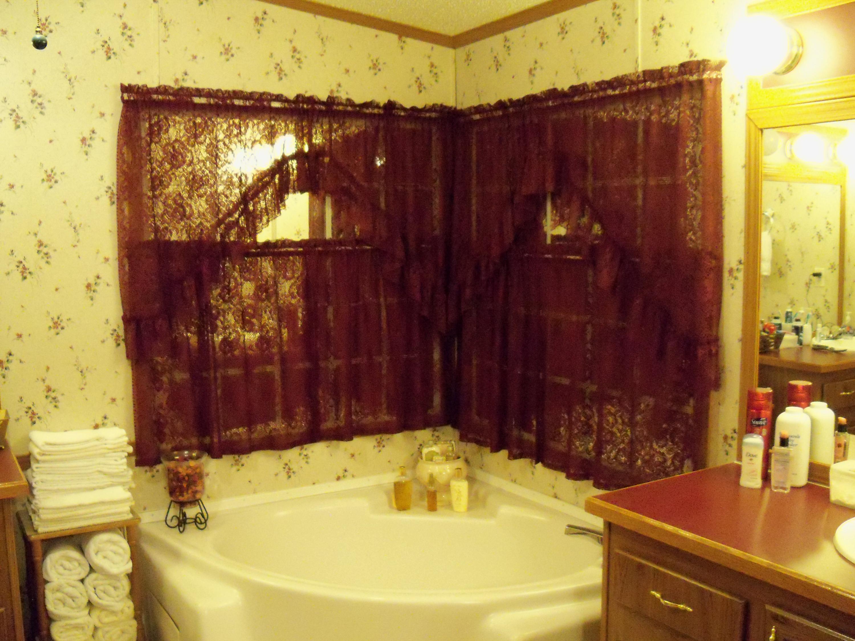 798 Maple Branch Road Sparta, TN 38583 - Photo 11 of 23 Master Bath