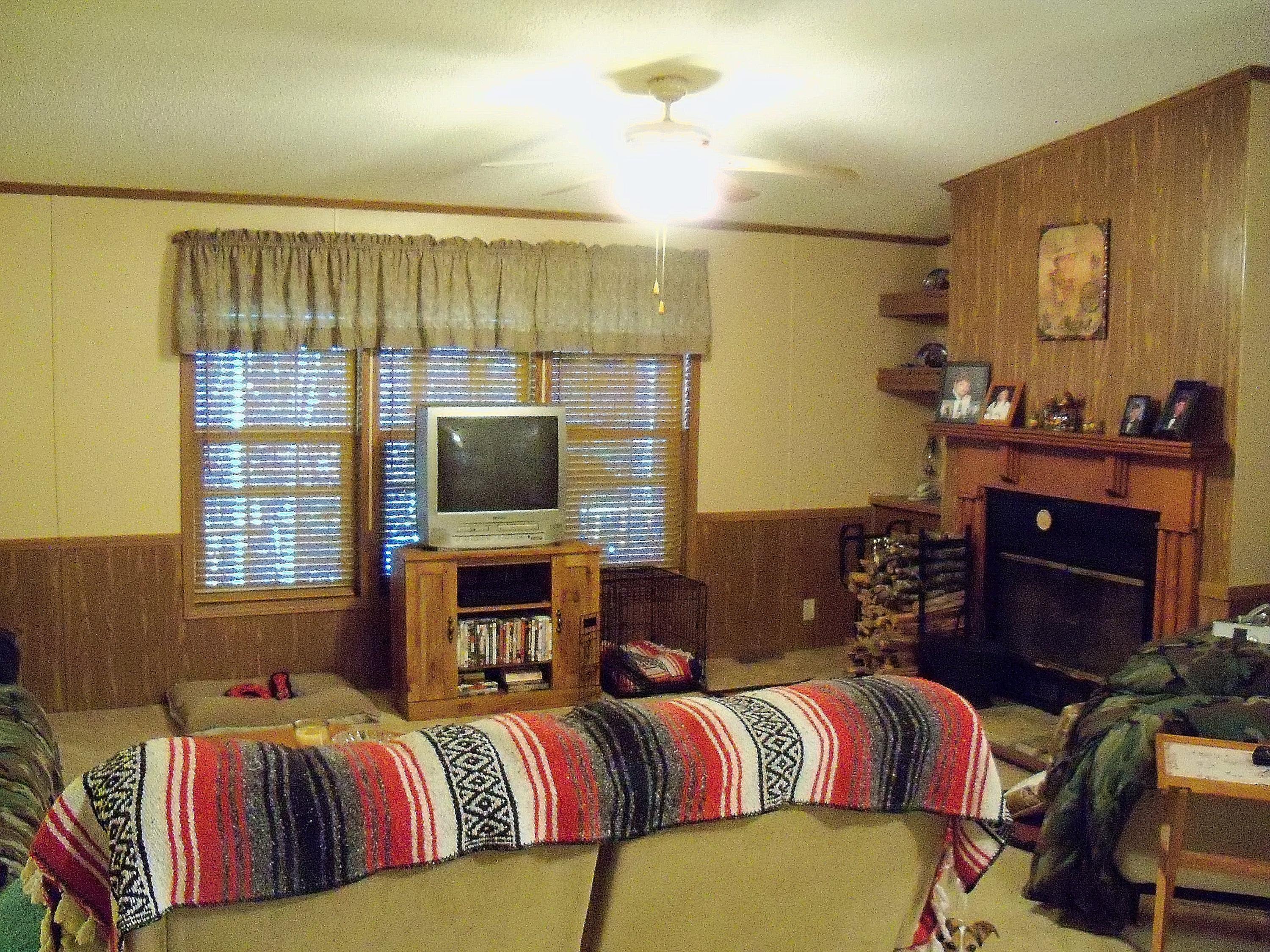 798 Maple Branch Road Sparta, TN 38583 - Photo 5 of 23 Living Room
