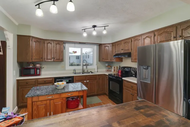 $305,000 | 208 Hammitt Drive, Normal, IL 61761