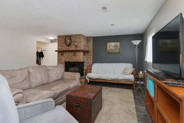 $305,000 | 208 Hammitt Drive, Normal, IL 61761