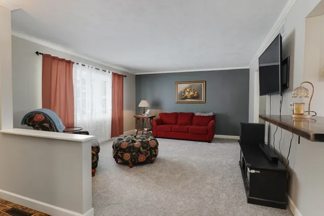 $305,000 | 208 Hammitt Drive, Normal, IL 61761