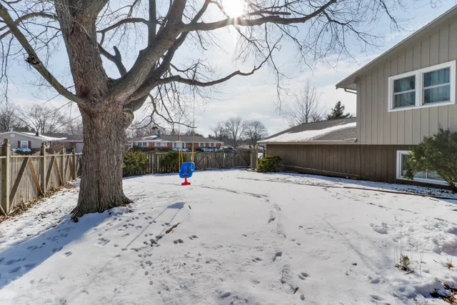 $305,000 | 208 Hammitt Drive, Normal, IL 61761