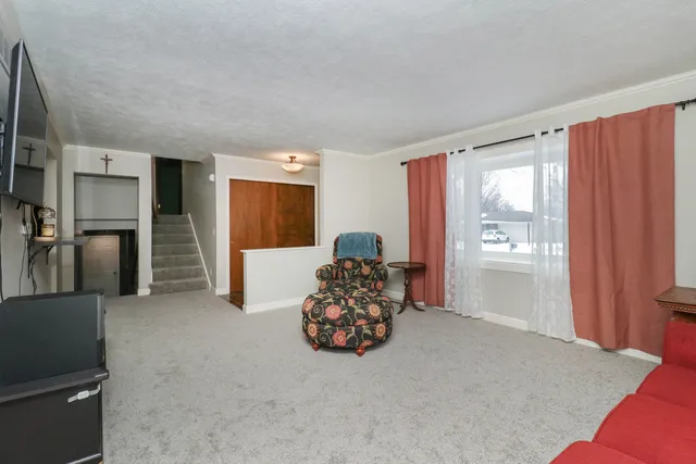 $305,000 | 208 Hammitt Drive, Normal, IL 61761