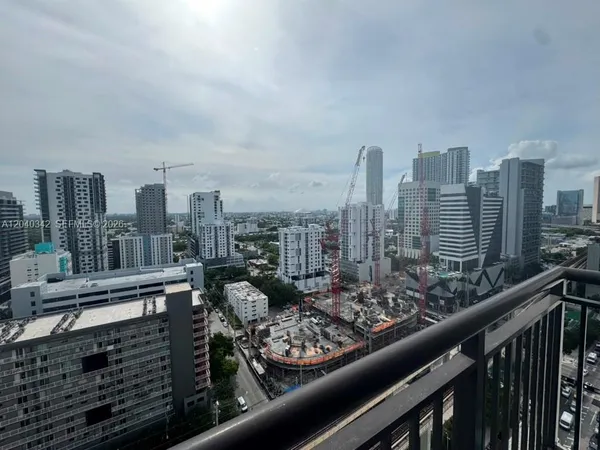 $3,300 | 999 Southwest 1st Avenue, Unit 2113, Miami, FL 33130