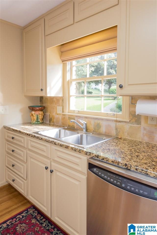 1845 Saulter Road Birmingham, AL 35209 - Photo 6 of 45