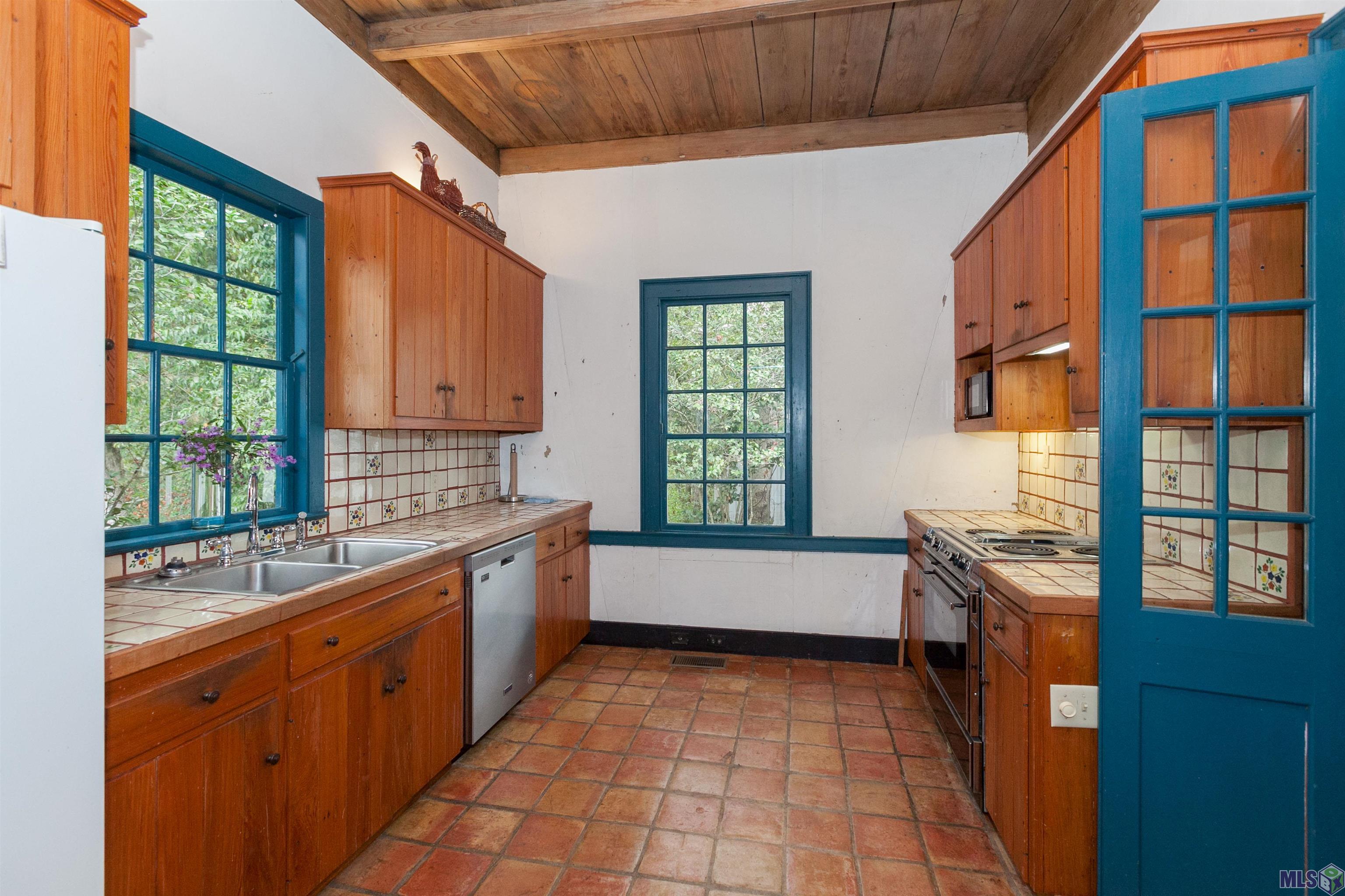 5544 Highland Road Baton Rouge, LA 70808 - Photo 11 of 24 Kitchen