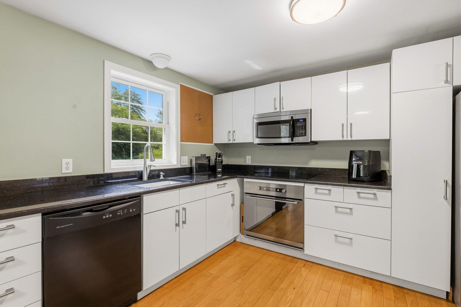 23 Birnum Woods Road Stratham, NH 03885 - Photo 4 of 45