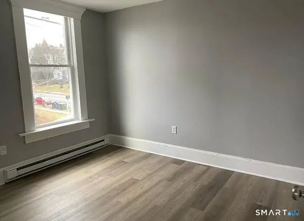 $1,450 | 570 Broad Street, Unit B, Meriden, CT 06450