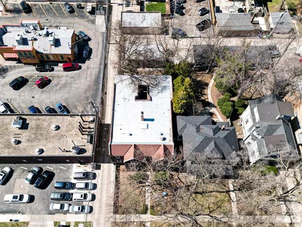 $299,900 | 431 South East Avenue, Unit 1N, Oak Park, IL 60302