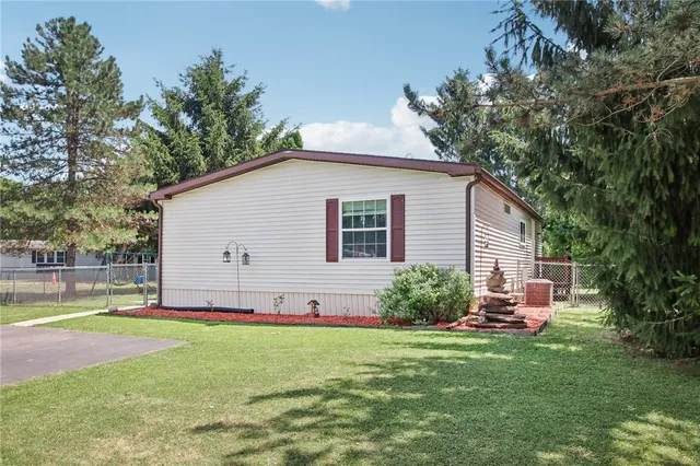 $69,900 | 222 Sunset Drive, Clarendon, NY 14470