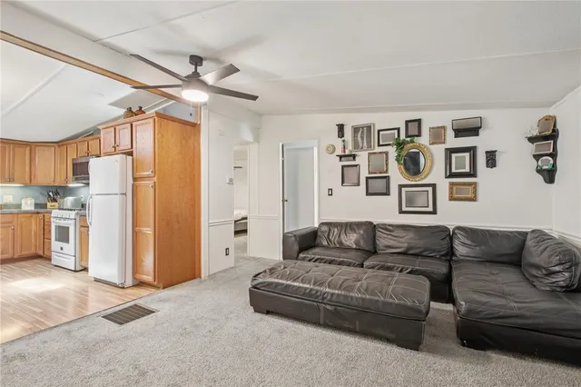 $69,900 | 222 Sunset Drive, Clarendon, NY 14470