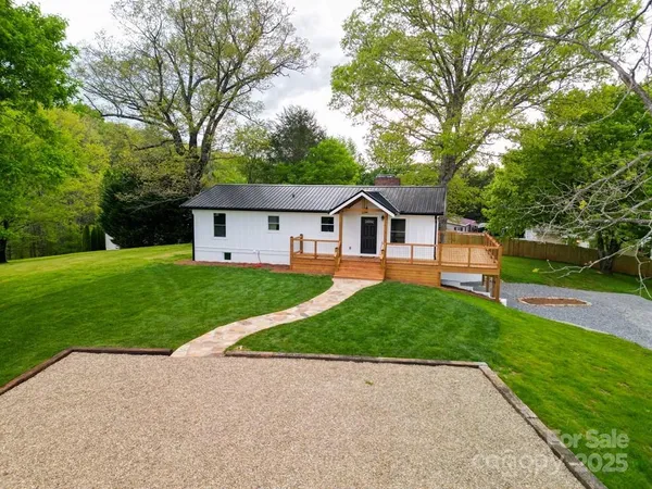 $375,000 | 94 Breezy Knob Road, Franklin, NC 28734