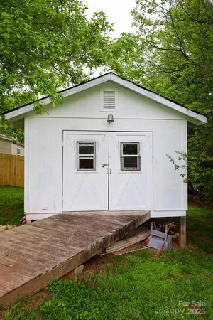 $375,000 | 94 Breezy Knob Road, Franklin, NC 28734