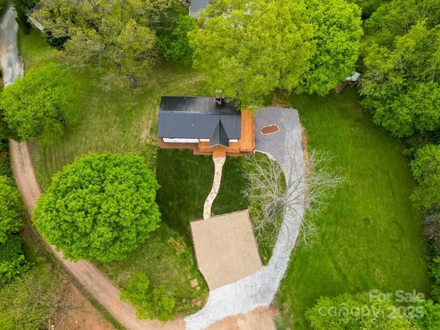 $399,000 | 94 Breezy Knob Road, Franklin, NC 28734