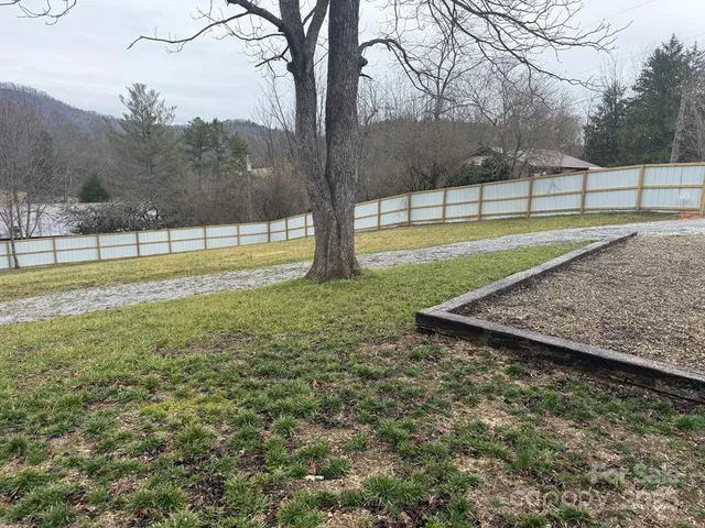 $399,000 | 94 Breezy Knob Road, Franklin, NC 28734