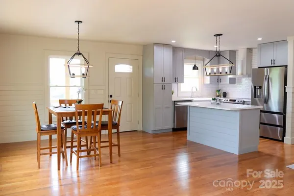 $375,000 | 94 Breezy Knob Road, Franklin, NC 28734