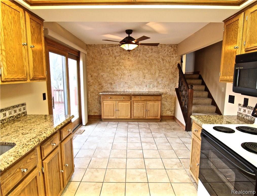 1055 Orion Road Lake Orion, MI 48362 - Photo 23 of 29 IMG_4133.jpg