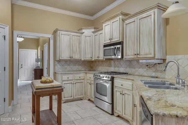 $349,000 | 200 Croft Row, Lafayette, LA 70503