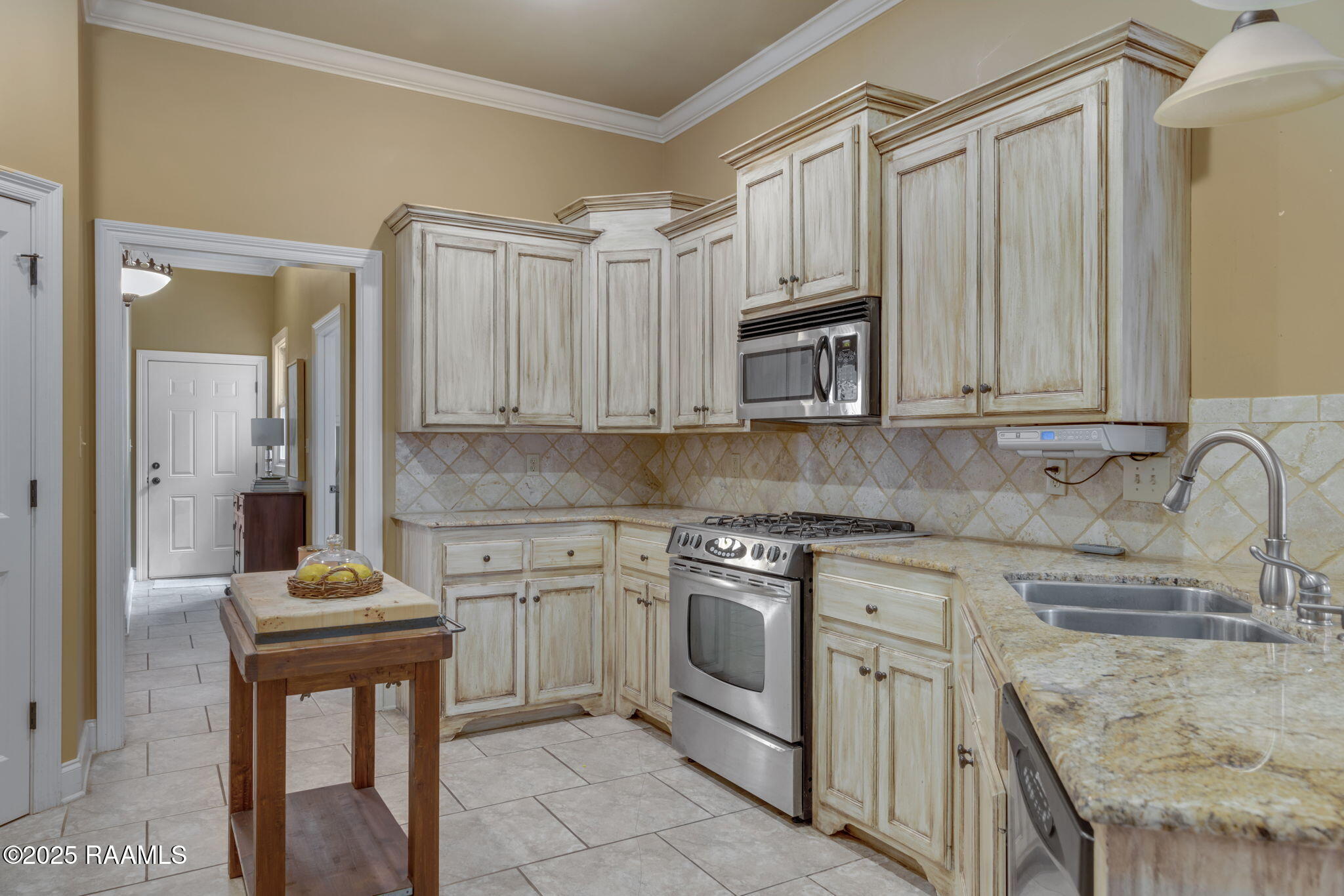 200 Croft Row Lafayette, LA 70503 - Photo 6 of 30 9-web-or-mls-200 Croft Row-9