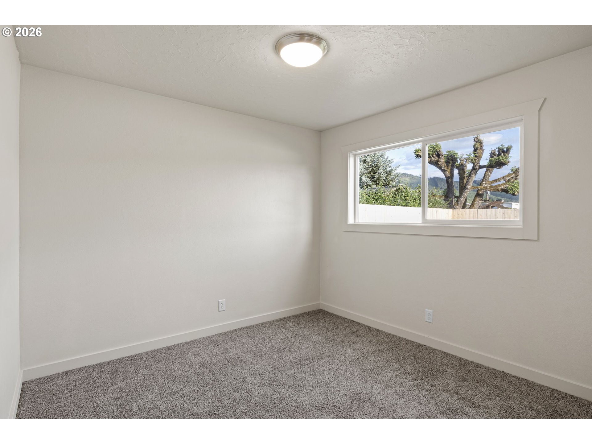 114 East 3rd Street Lowell, OR 97452 - Photo 14 of 31