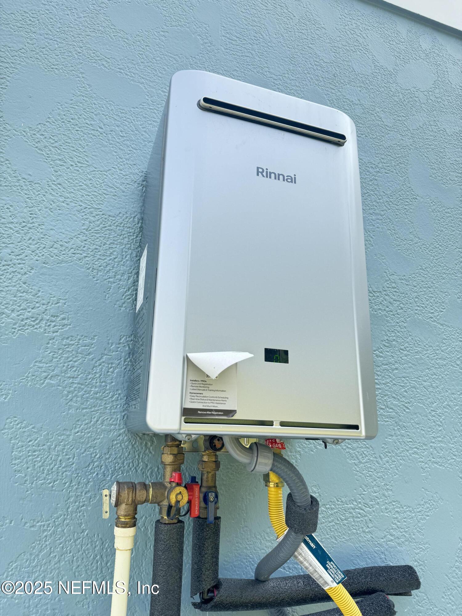 13505 Ute Jacksonville, FL 32218 - Photo 11 of 34 a close up of a wall