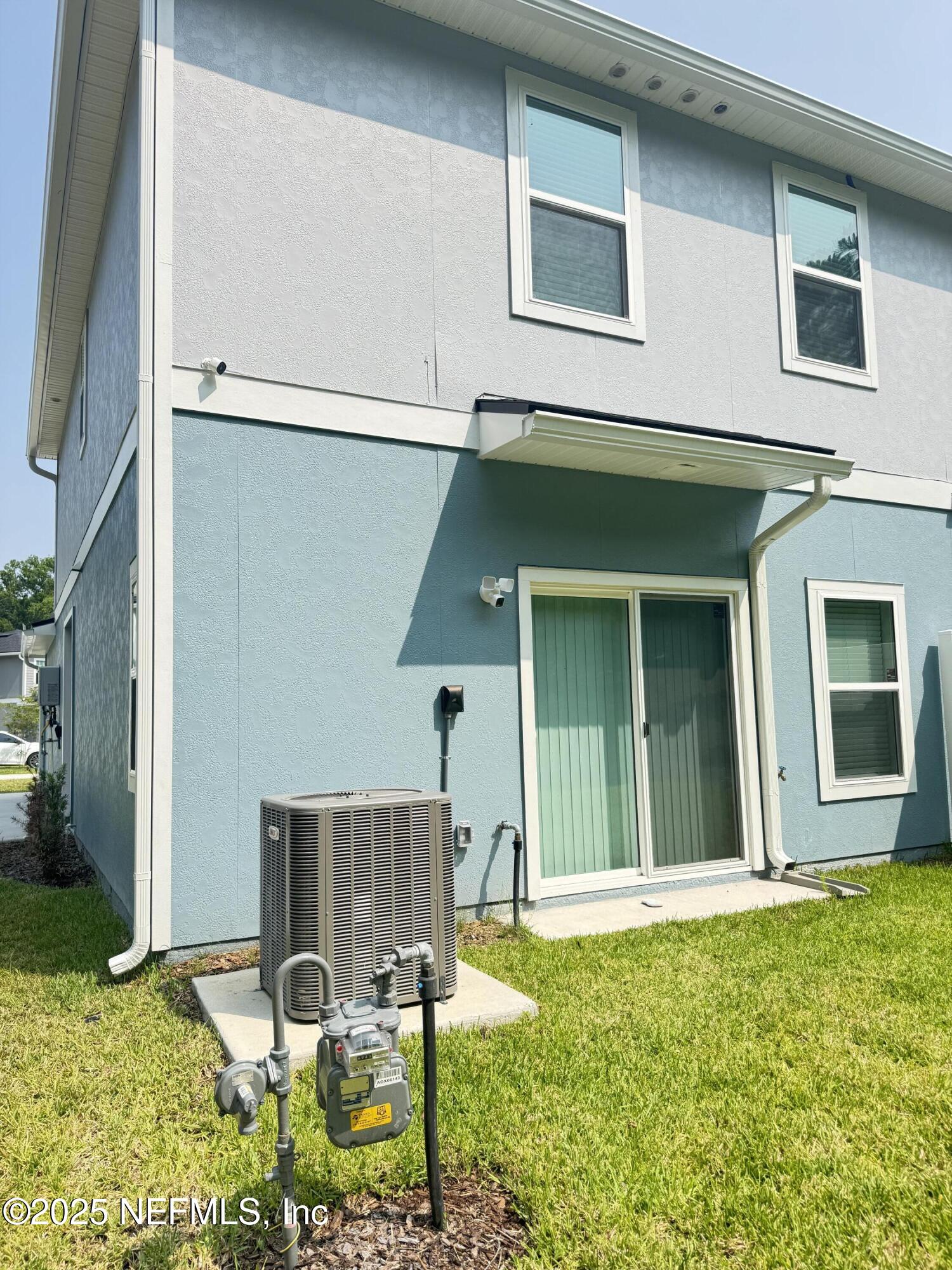 13505 Ute Jacksonville, FL 32218 - Photo 6 of 34 a house view with a garden space