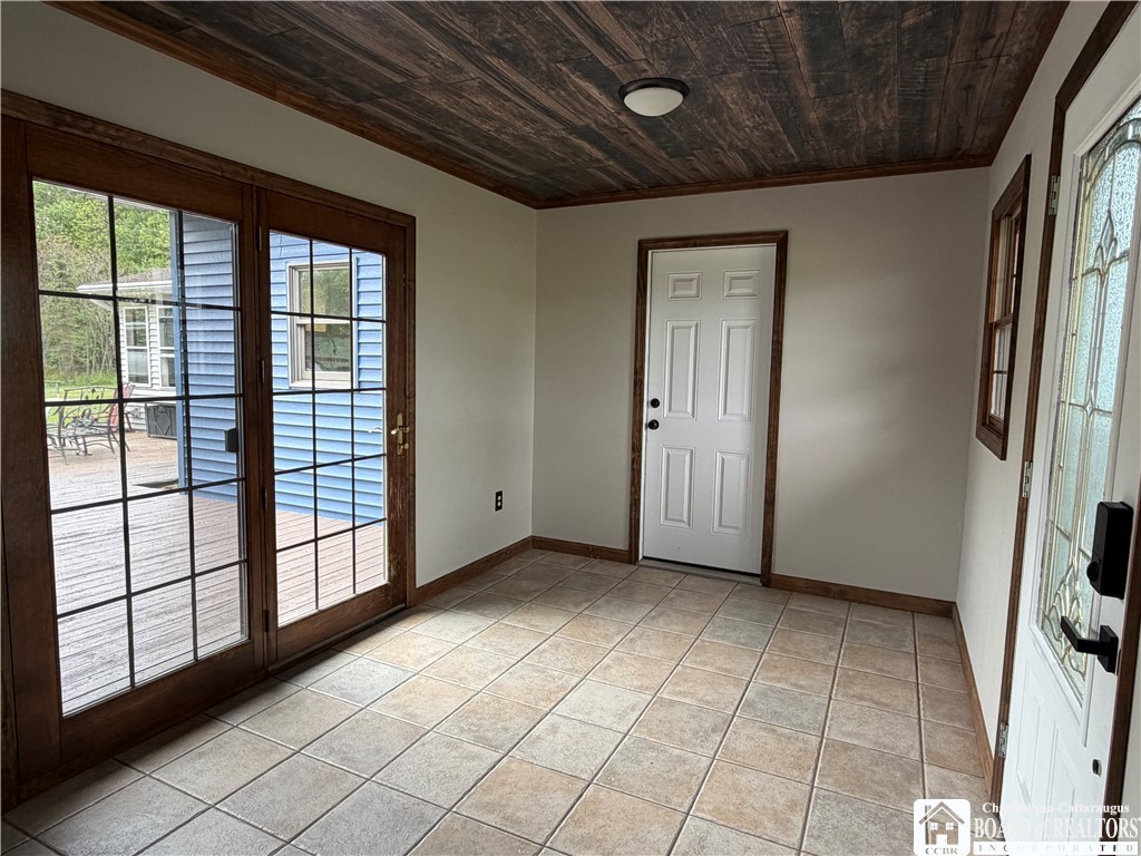 2143 Shadyside Road Mina, NY 14724 - Photo 10 of 46 Entry Way