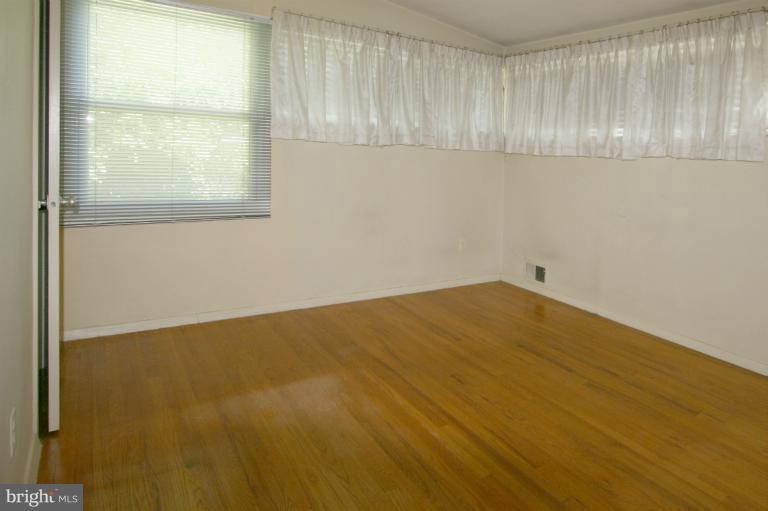 1086 Ruatan Street Silver Spring, MD 20903 - Photo 12 of 17 Bedroom 3 view 2