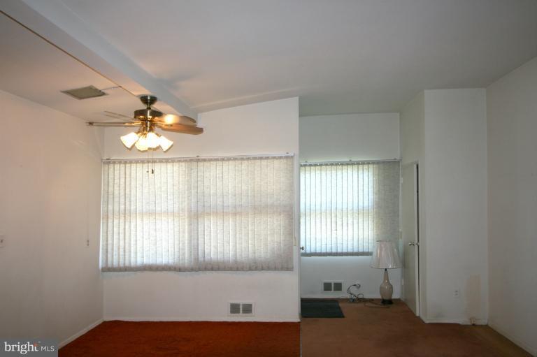 1086 Ruatan Street Silver Spring, MD 20903 - Photo 8 of 17 Foyer and Dining L