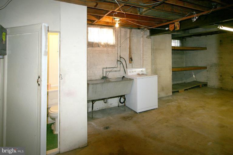 1086 Ruatan Street Silver Spring, MD 20903 - Photo 10 of 17 Quarter Bath and Laundry