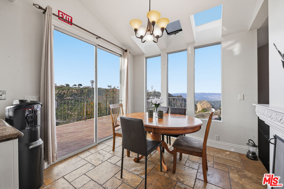 501 Sadie Road Topanga, CA 90290 - Photo 12 of 42