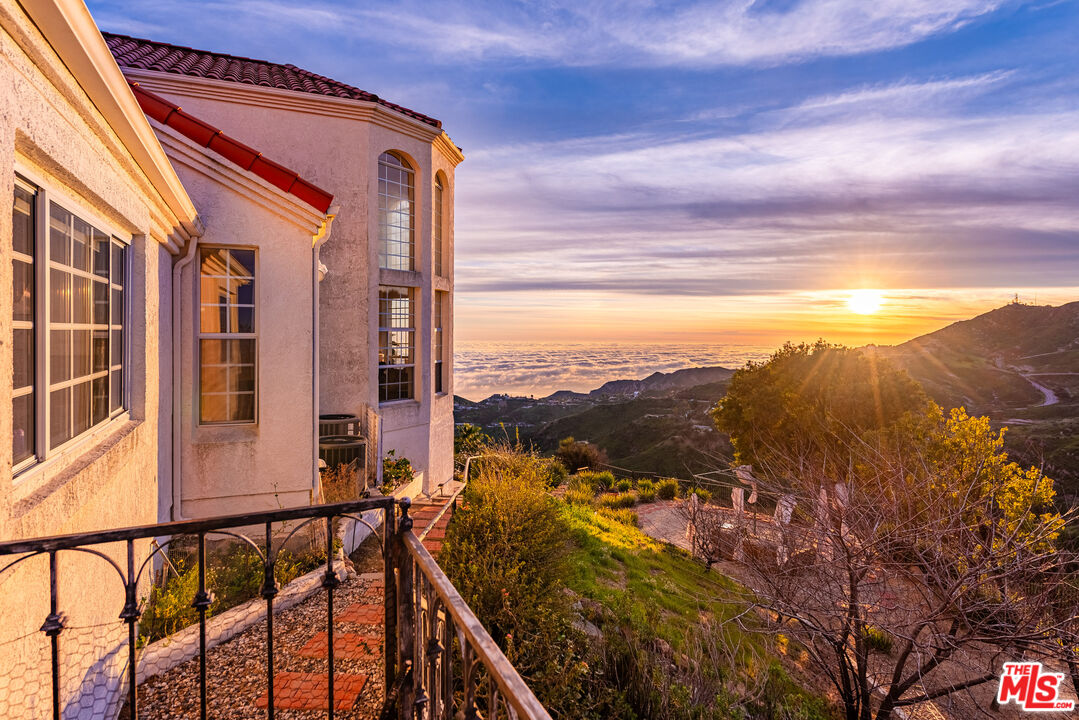 501 Sadie Road Topanga, CA 90290 - Photo 30 of 42