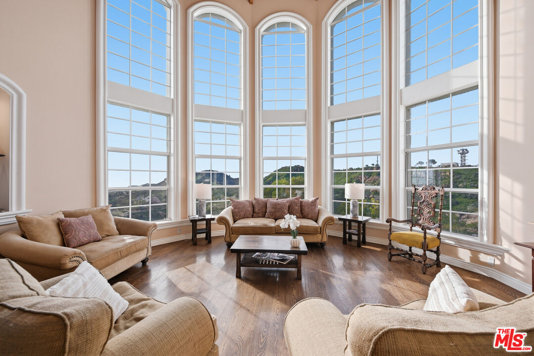 501 Sadie Road Topanga, CA 90290 - Photo 4 of 42